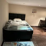 2-Zimmer Wohnung Mit Gym/Office